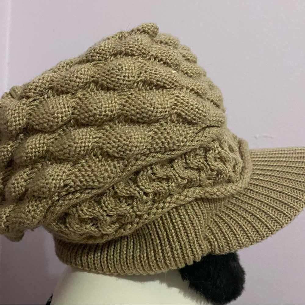 Chunky Knit Tan Women's Hat - Picture 4 of 7